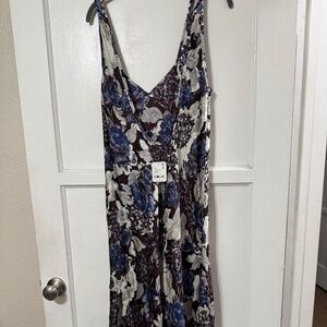 Free People long dress size L, lovely material, beautiful slit on side.